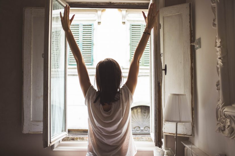 O despertar: praticar Reiki pela manhã é simples e fácil | Foto: Pexels